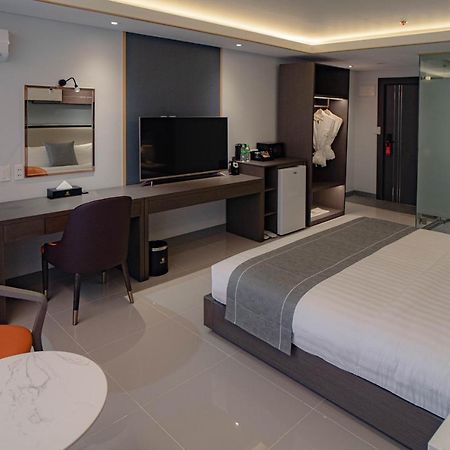 Subic Riviera Hotel And Residences オロンガポ エクステリア 写真