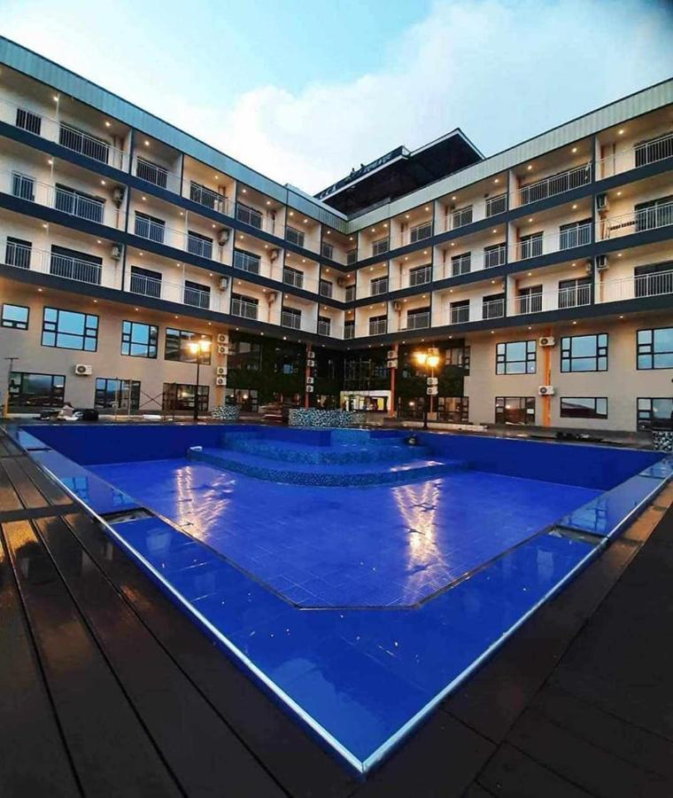 Subic Riviera Hotel And Residences オロンガポ エクステリア 写真